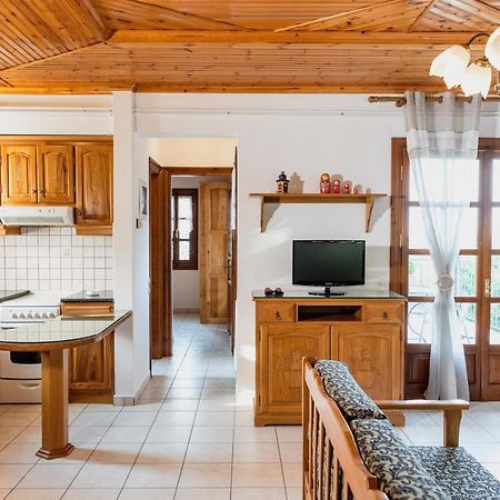 Domus Apartment Дамухари Екстериор снимка